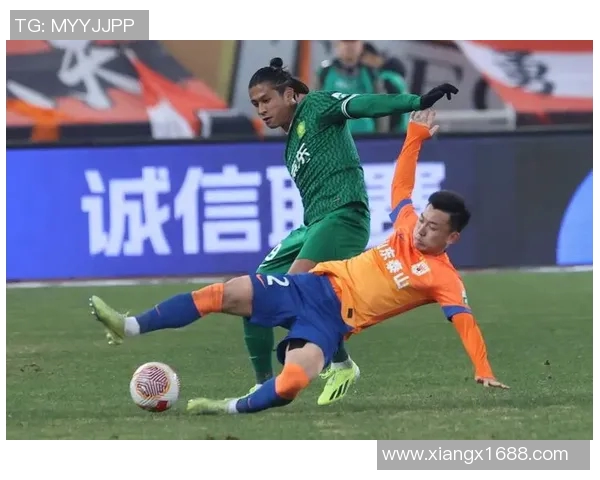 足球明星童磊的成长历程与精彩瞬间全景展示