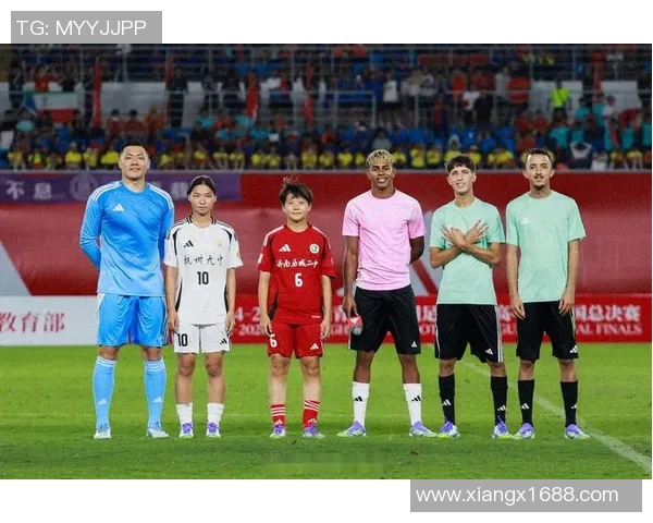 非洲足球明星热衷于社交媒体秀恩爱生活引发粉丝热议与关注