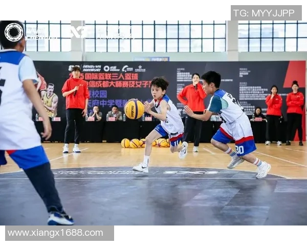 篮球巨星亲临校园传授技巧激励年轻球员追逐梦想